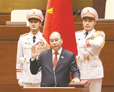 越南政府总理阮春福当选为国家主席